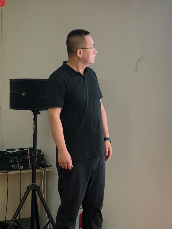 峰哥在内部培训现场拆解多语言账号的内容打法