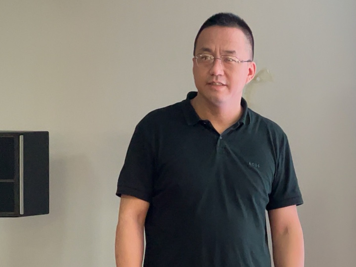 峰哥在培训现场讲解外贸短视频标题的写法